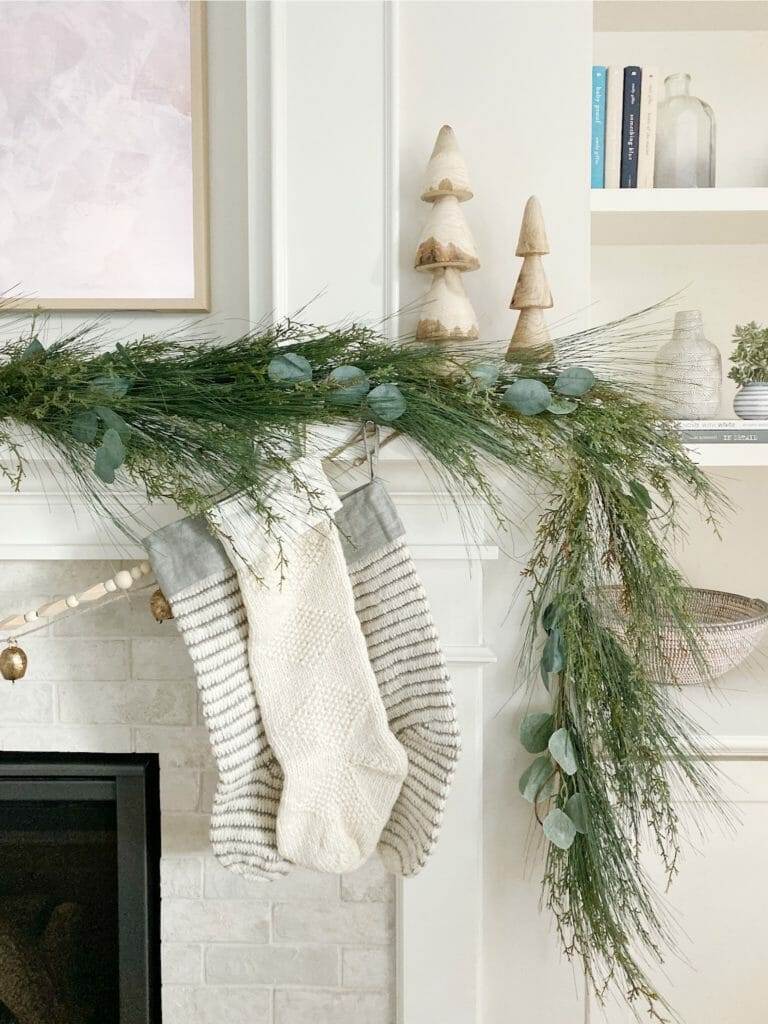 mantle Christmas decor