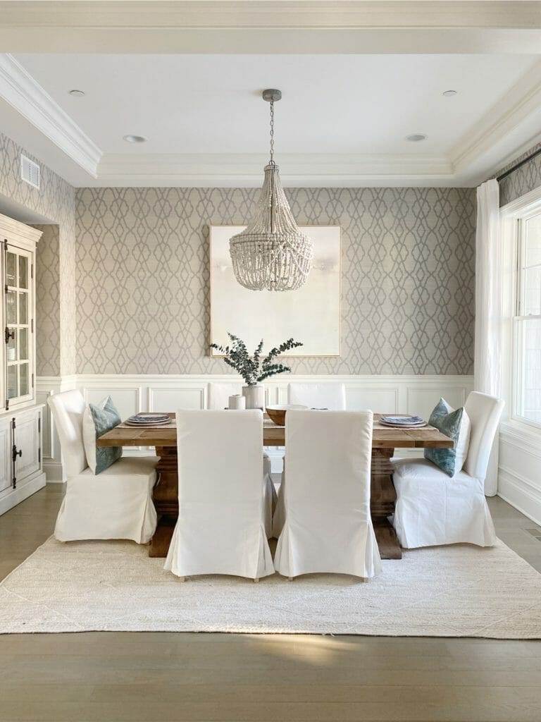 Neutral dining room Neutral dining room