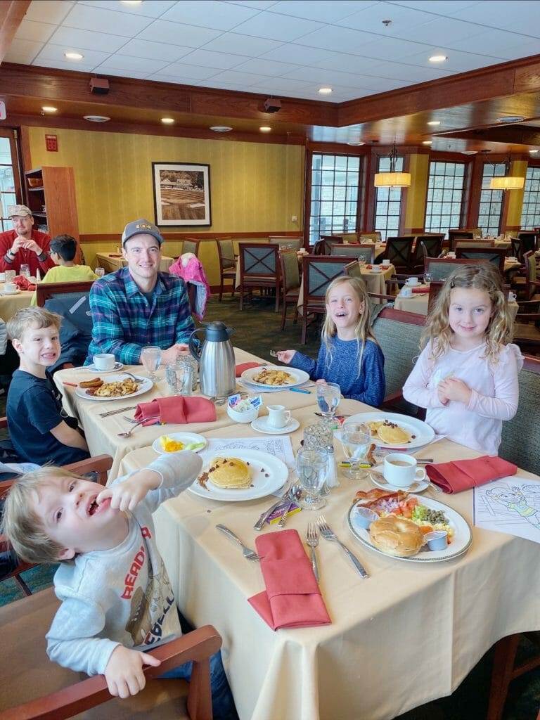 Eagle Ridge Resort breakfast Eagle Ridge Resort & Galena Travel Guide